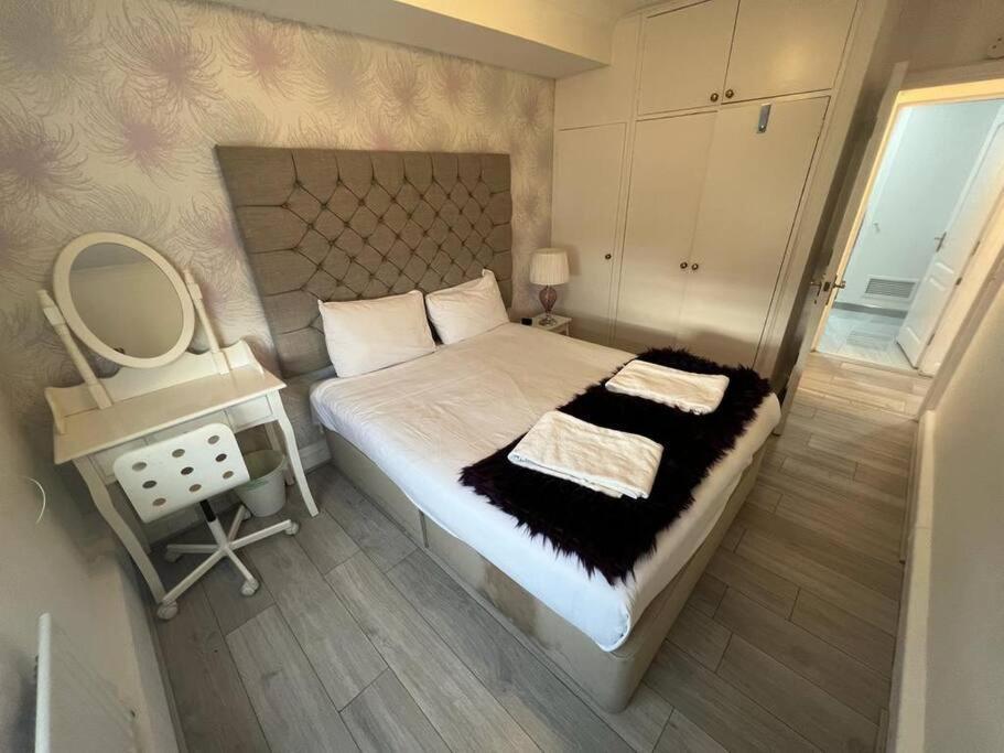 Modern, Family-Friendly Apartment By Hyde Park & Museums London